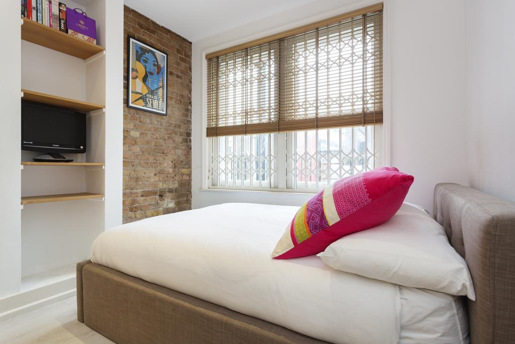 Veeve - Sophisticated Soho Apartment ลอนดอน ภายนอก รูปภาพ