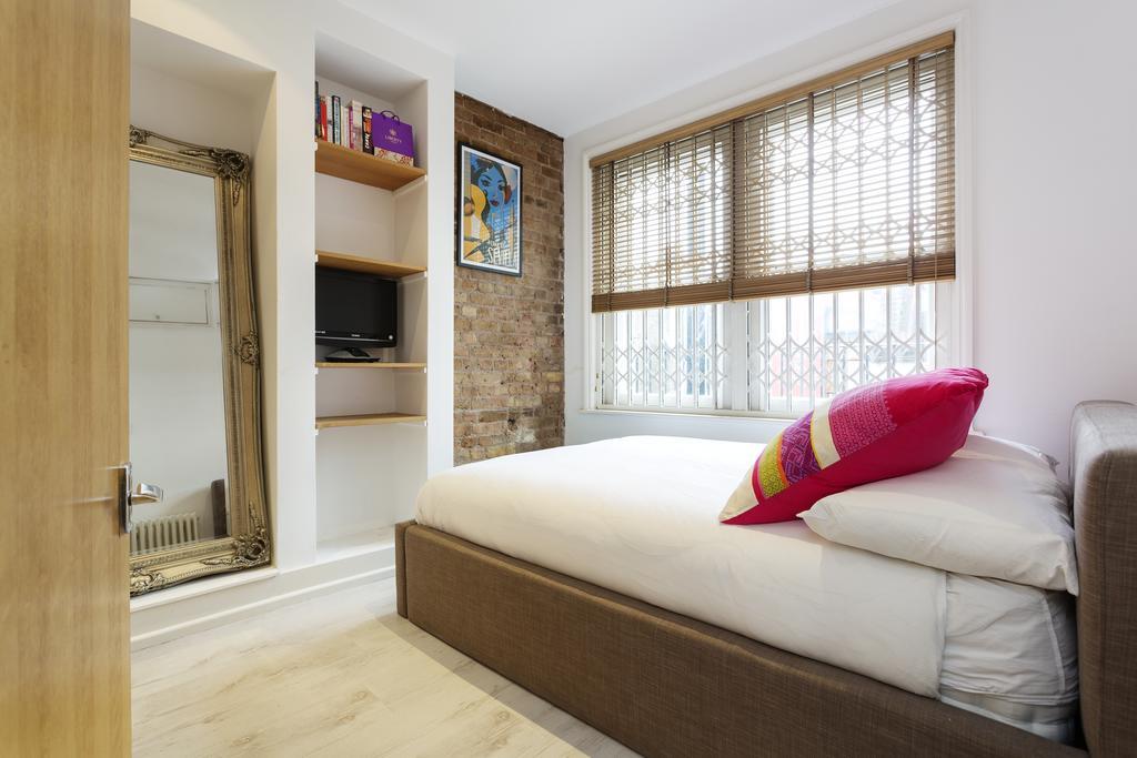 Veeve - Sophisticated Soho Apartment ลอนดอน ภายนอก รูปภาพ
